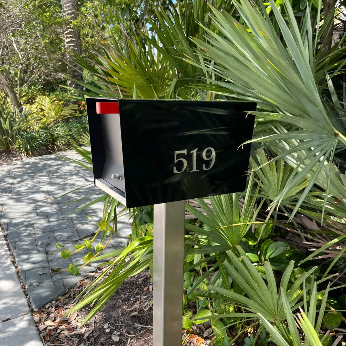 Uptown Modern Mailbox