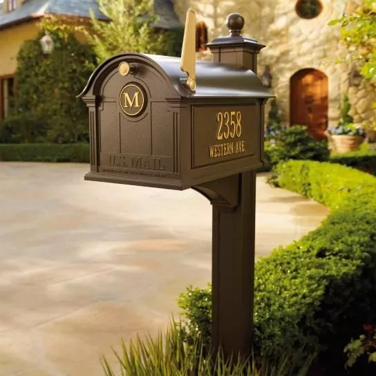 balmoral-mailbox-post
