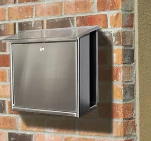 wall mount mailbox in Squar