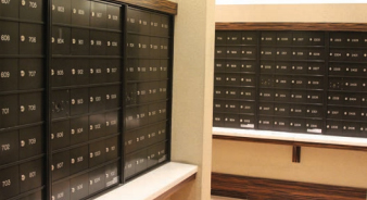 horizontal-mailboxes-in-large-banks